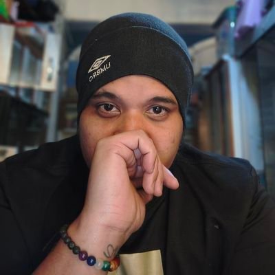 👅 “Provoco con la lengua, juego con la mirada y dejo que el deseo hable por mi piel.
🔥 Contenido explícito sin filtros: morbo, piel y placer en cada post.
🌑