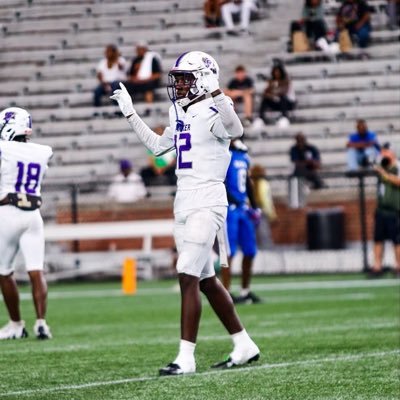 GOD 1st! Jeremiah 30:17 6’3 II 183lbs II FS/WR/PG 🏈🏀II Parker high II 2028