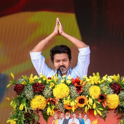 LakshmananRM10's profile picture. Cricket Fan ⚡️, Thala Dhoni ❤️, ThalapathyVijay🔥