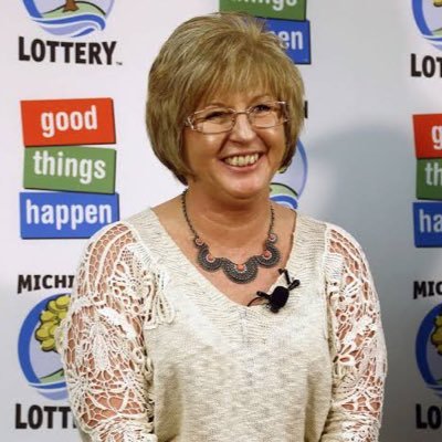 Powerball Lottery winner, helping for charity https://t.co/moxeewu7SA