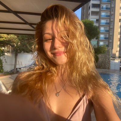 part time model bazen solist genel olarak egitim fakultesi ogrencisi