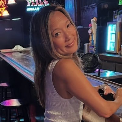 liwenyvonnedang's profile picture. mom to 3 amazing humans ♥️