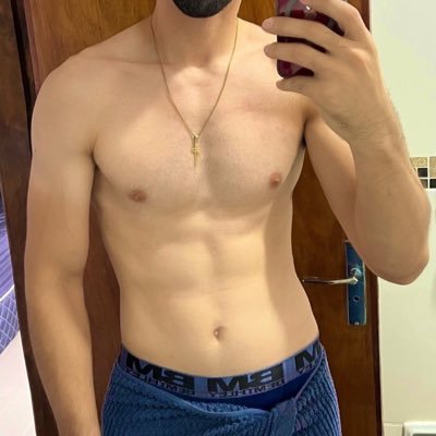 Soy de Fernando de la Mora norte con lugar bienvenidos pijones o culos limpios, depilados y ricos, también twinks jovencitos 🍑