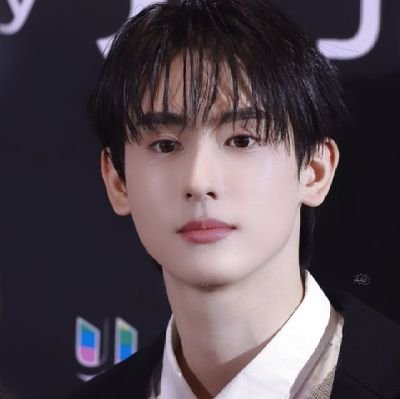 loveislove2129's profile picture. 