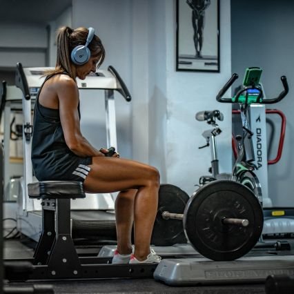Licenciada en Ciencias de la AF y el Deporte.Recuperadora Funcional.Osteópata y Fisioterapeuta.Ex-futbolista.Preparadora Física del Cacereño Femenino.