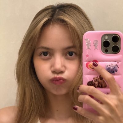 roleplayer. | blink y amante de las buenas historias de wattpad.