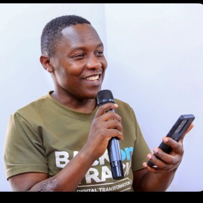 Awardee Head of Communications @ug_lawsociety | Fmr Court Journalist @nbstv @nilepostnews | Poet | Man United | I was born to #Complain