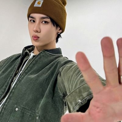 With #Kun & #WayV since 2019 — seen too much, saved even more.
⛈ en/fr/sp/kr
— Vika —