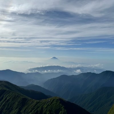 H1qu4D5gK2JEw23's profile picture. 山の上で感じる風が一番心地よい⛰️
どんなに大変でも、頂上に立った瞬間の達成感がたまらない！
新しい山を制覇するたびに、自分が少しずつ強くなっていく気がする💪
登山はただの趣味じゃなくて、心のリセット時間🏞️
次の山、どこに登ろうかな〜💭