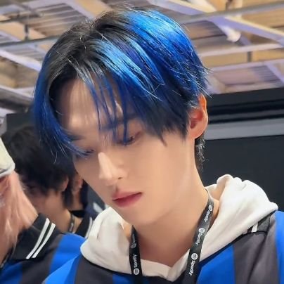that one oomf who likes lee know a normal amount