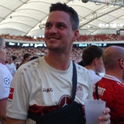 29 | #VfB 🤍❤️ #DFBPokalsieger25 | #TwittKick | #hasscup '22 '25