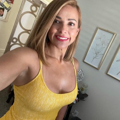 SharonSmit24017's profile picture. Que sera sera 🌕