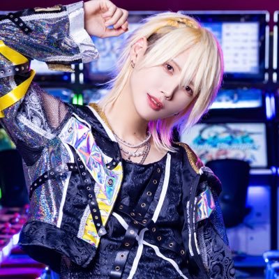 @iMEME_info 黄色担当🌟めちゃめちゃ優しい / まとも / 意外と喋る / 踊るのとアイドル(概念)が好き @nonbiri_akikun サブ垢