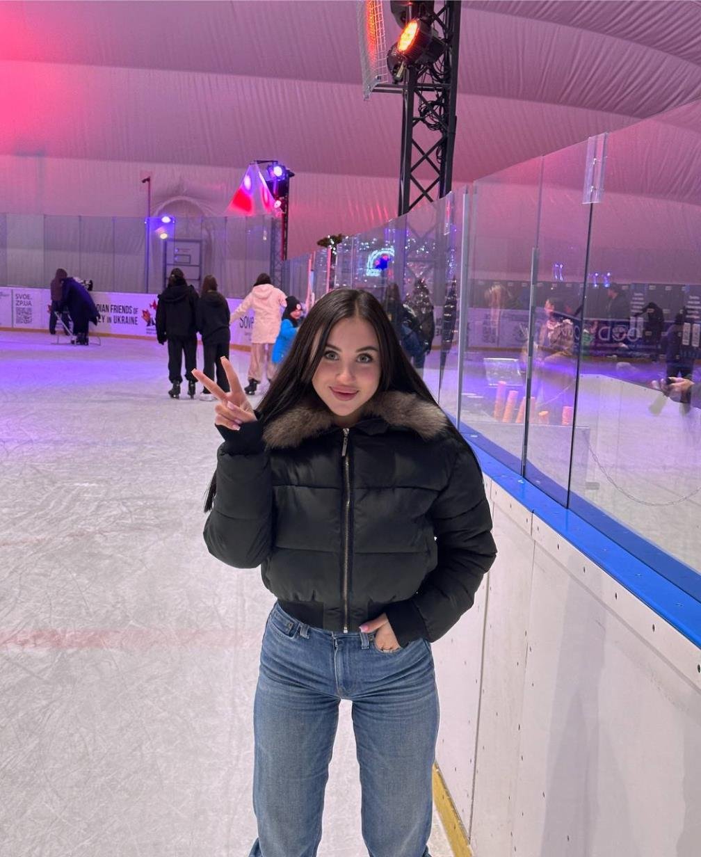 Hey! Itās Dana š Iām still getting used to this platform so be nice š
