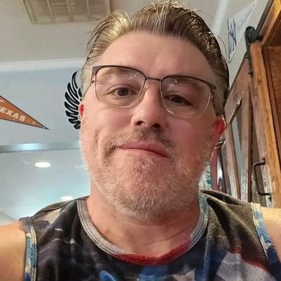 hi everyone my name is Kevin Costner this is my new Twitter I'll be nice to meet you all over here you're