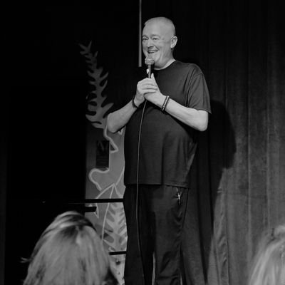 Ozzie_71's profile picture. 🇮🇪Dublin born, PRC in Cali 🇺🇸

Coached football  for 26yrs, I retired in 2023 to start doing stand-up comedy

● Guest Feature/Feature
● Headliner / Host