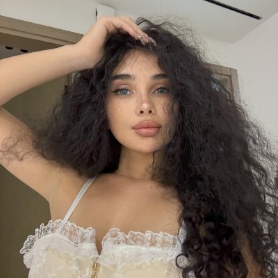 Mhabs4's profile picture. Just Demure