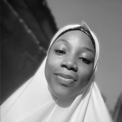 Living my best life, one moment at a time, in a world full of trends, Classico la simple✨️ ♥️!