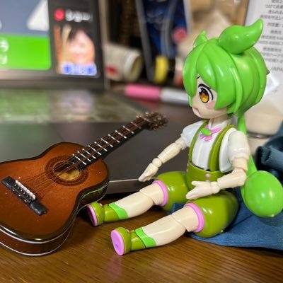 田舎で趣味のクラシックギターを楽しんでいます。クラシックギター収集も趣味です。 ギターを語る方々との出会いをお待ちしています。 今は練習用ギターが一本。 オールドギターが5本増えました。ギターへの愛情が止まりません。銀河英雄伝説フリークです。