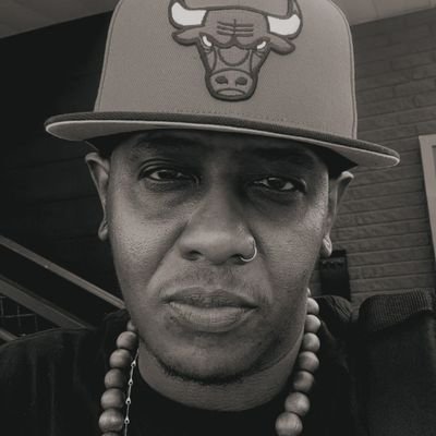 New Afrikan Anarchist. @MaroonMovement
@BlkLensPhotos @Marooncast @BmoreHRC
Educator. Photographer. #HarmReduction
#PeerSupport Acupuncture Detox Specialist.