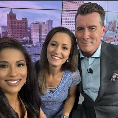 Noon and 4 pm Meteorologist @CBS58. Awarded WI Broadcasters Best Weathercast. AMS sealed. Official @Brewers and @Bucks forecaster. #TelemundoWI wx producer