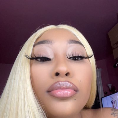 she | *NSFW* | Branding Designer, Student, Sweet Girl & Thumb Sucker🍼 Will Work For Daddy | No Spam $20 Tip to Chat or Block💋 #gotmilk #FreeCongo #StopAI