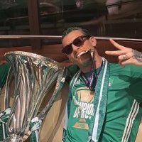 . (@uxllo0) 's Twitter Profile