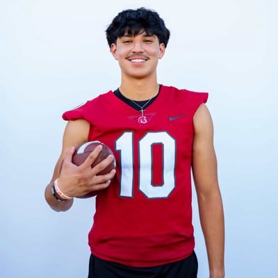 3.0 GPA 6’2, 195 lbs, 19 year old sophomore, Wide Receiver at PNWCC