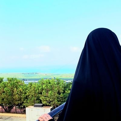نحنُ استشهدنا منذُ زَمَنٍ بعيد..
لكِنَنا نَنتَظِرُ الإذِن..💔