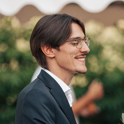 barrox21's profile picture. Étudiant en Master Mathématiques à Dijon, futur prof et le cinéma est ma deuxième maison!
Je parle un peu de Manga et JV aussi
(Lisez Valkyrie Apocalypse !)