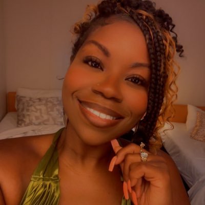 3rd Twitter account. Deemed (pick me) in 2015 over a Halloween slut tweet. Google me.MzpoeticGoddess#PublishedAuthor#TheLoversDen. 40Club💫MUVA!