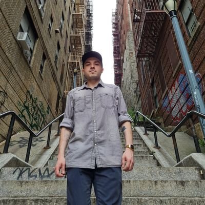 edwinnicolas_'s profile picture. I'm a teacher, but I'm not really into it. Colo-Colo is my thing — and alfajores as well.