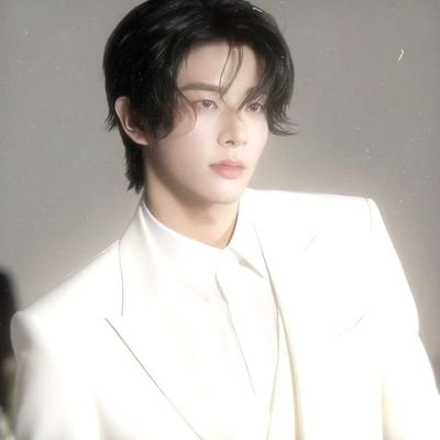 ♡ . . . . . #엔하이픈 :: 061821 ?! ✧*。jakeu #ayuminati ; marketing admin, dm for rates .. inactive 📚