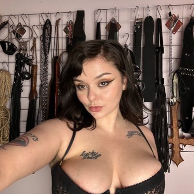 I’m ready and willing to have you as my new slave Once I grab hold of you, you should be ready to be mold you & shaped the if you wish to please your miss ♥️