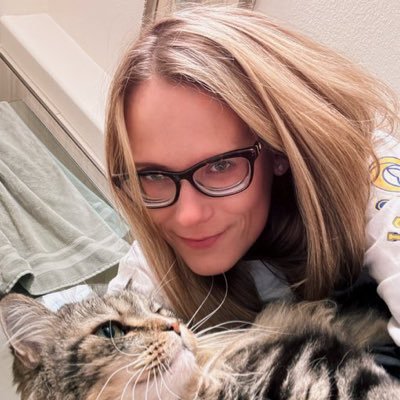 🌎 ✈️📍|Lover of pet 🐈 | Gives it to God. He knows what to Do〽️