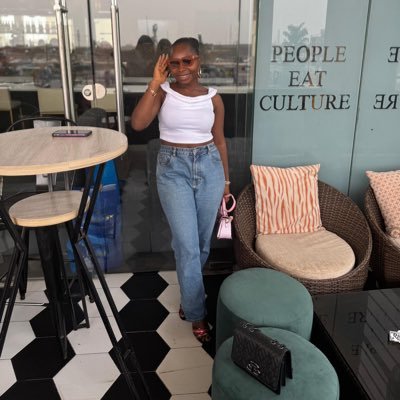 Just another happy girl🤗🤗 Fashion designer, grooming @designsbyqees .