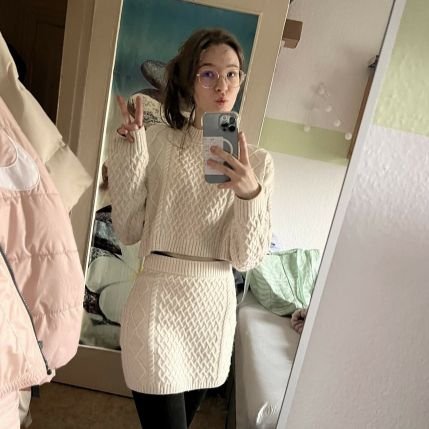 BanksAshle82815's profile picture. Freedom of speech is allowed