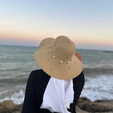 hilalkizilelmaa's profile picture. @nazeningenclik