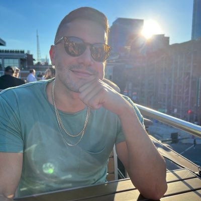 vincevelasquez's profile picture. Forever Nebraskan • 🇺🇸 via🇵🇷🇳🇴🇲🇽🇮🇪🏳️‍🌈• Work in Tech • Cornhuskers • Packers, Cubs, & Boilermakers • Libertarian • Me 24/7: 👬🏋️‍♂️⚾️🍣🍸🥩🤓