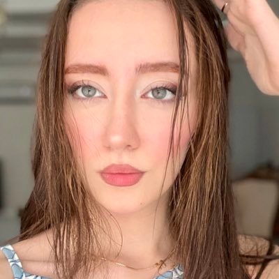 sun____girl's profile picture. mini teacher 👀