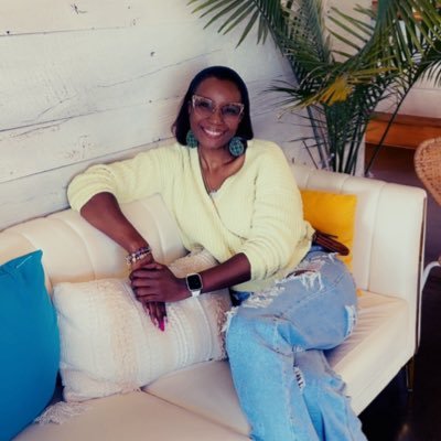 Professor. Educator. Scientist. Lover of life. Traveler. A perfect mix of vintage, modern and dash of rebel. 💯% too blessed, to be stressed. 🇧🇸❤️👸🏾