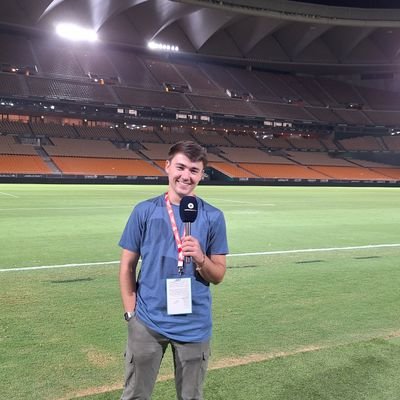 Amante del fútbol, la música y la fotografía. Periodismo en US. 𝓟𝓪𝓻𝓪 𝓼𝓮𝓻 𝓹𝓮𝓻𝓲𝓸𝓭𝓲𝓼𝓽𝓪 𝓱𝓪𝔂 𝓺𝓾𝓮 𝓼𝓮𝓻 𝓫𝓾𝓮𝓷𝓪 𝓹𝓮𝓻𝓼𝓸𝓷𝓪🎙️📝