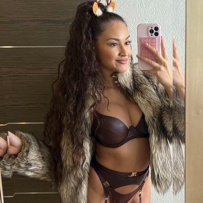 Always go for what makes you happy and what you love most 🥰❤️💋🌹😍💗