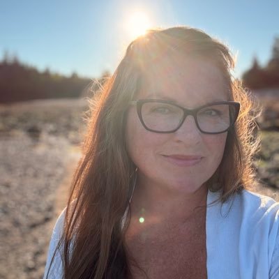 From Canada’s East Coast. Shares life on the foggy Bay of Fundy. Grows Food. Believes in God. Mom of 2 girls. Former Artist. Sober.