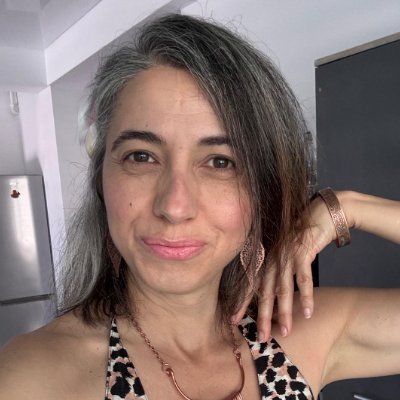Mixed Media Artist, Passionate Artisan,Tutor,Translator
ThetaHealing Practitioner https://t.co/mbKNgCvA6x
DRAWING CLASS: https://t.co/n8AcI4ulPq