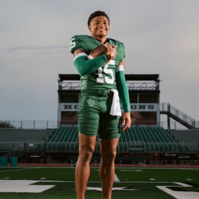 ATH C/O 2026 Height 5’11 Weight 190 Franklin Tx Bench 315 Squat 505 40-4.58 vert-35 shuttle-4.3
