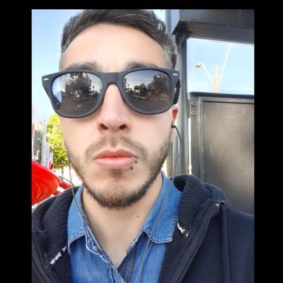 sademo24's profile picture. triste pero no mucho...