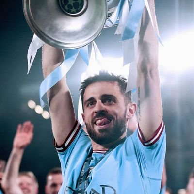 Car0linaCharrua's profile picture. curto de futebol.