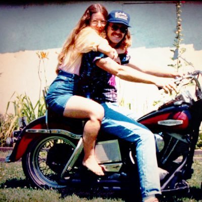 deborahketchum's profile picture. flittering daydreamer, moody artist, not a bot just here to read