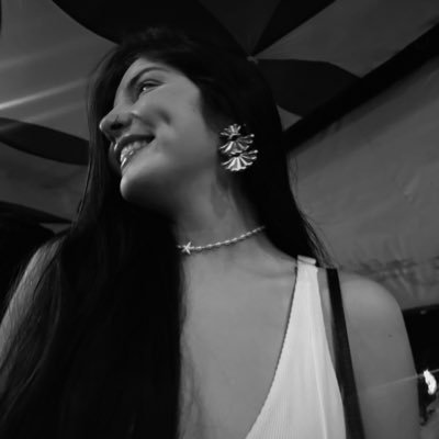 thaynabrites__'s profile picture. seja bem vindo aos meus dramas diários 🙃